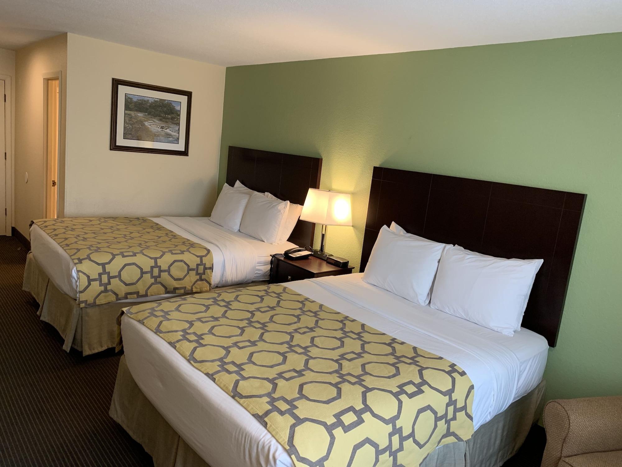 Baymont By Wyndham Jefferson City Exterior photo